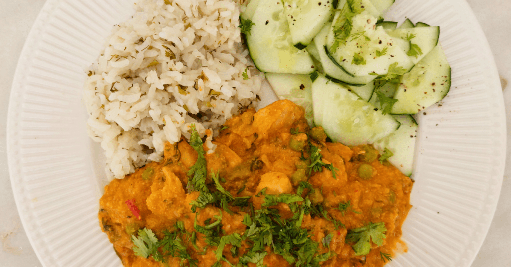 Refeições do dia Caril de frango com arroz de coentros