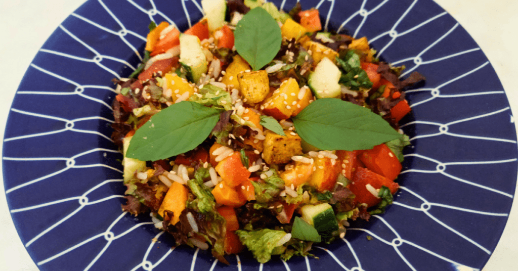 Refeições do dia Salada de Tofu com Manjericão