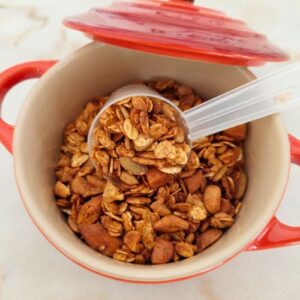 Granola caseira crocante para um despertar delicioso!