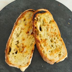 Fatias de pão torradas