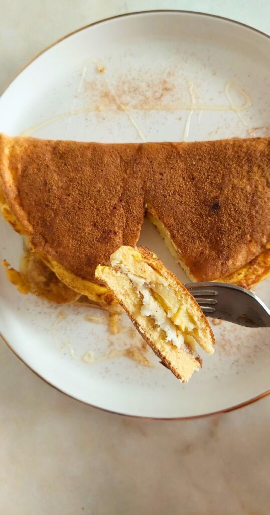 Transforme seu Café da Manhã Omelete Delicioso com Banana, Queijo e Manteiga de Amendoim