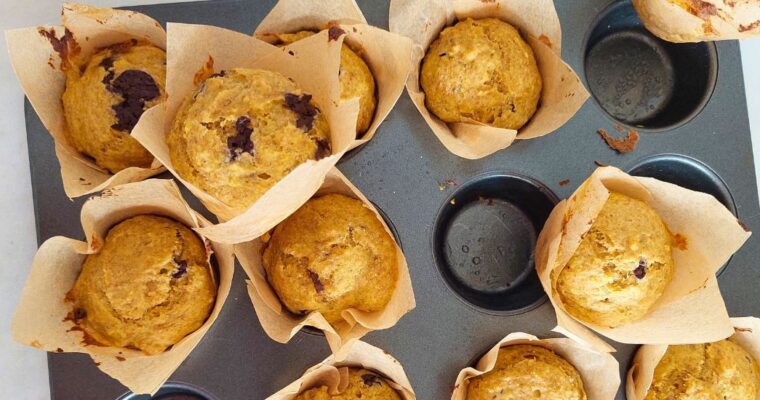 Muffins Saudáveis de Laranja e Pepitas de Chocolate