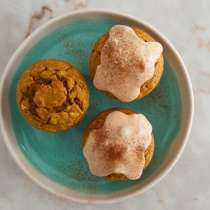 Muffins com cobertura de queijo creme