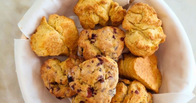 Scones de Limão e Scones de Arandos e Laranja