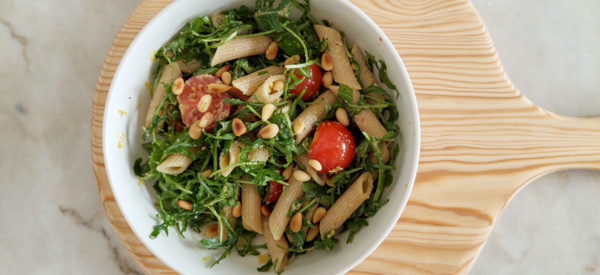 Salada de Massa Penne Integral e Rúcula