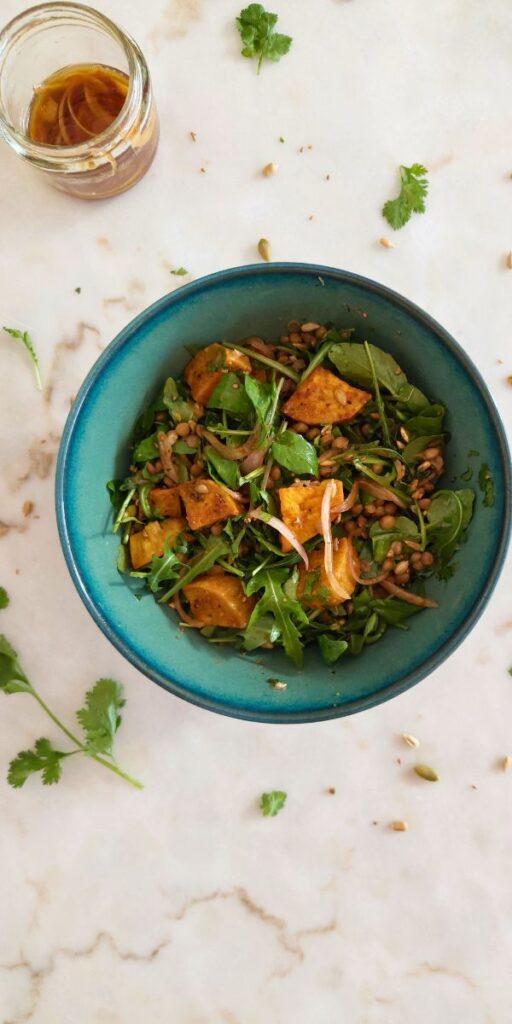 Salada de Lentilhas e Batata-doce Uma Opção Saudável e Saborosa para Refeições Rápidas