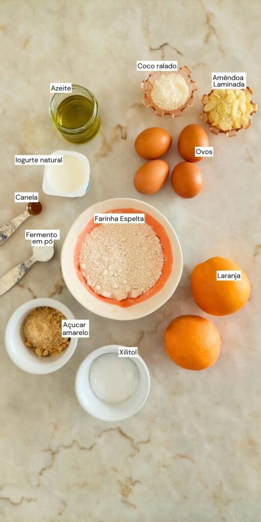 Ingredientes para sobremesa fácil e deliciosa de bolo iogurte, laranja e coco