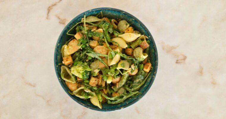 Receita saudavel de Salada de Tofu com Maionese de Abacate