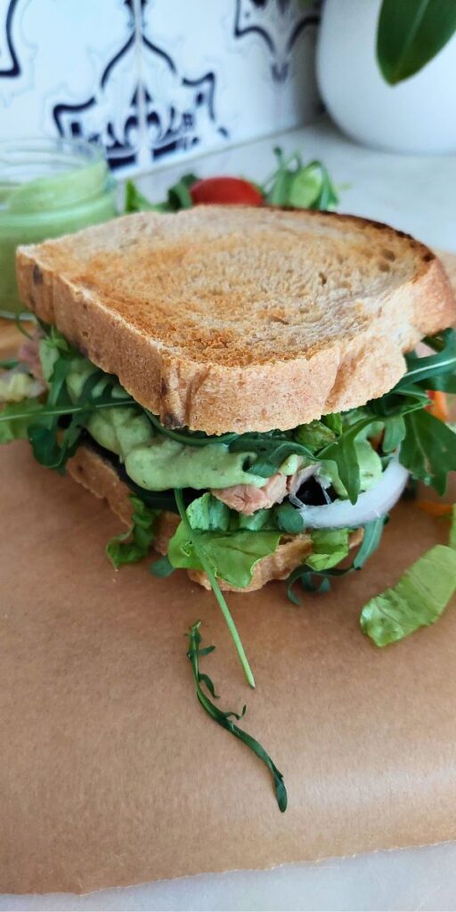 Sandwich de Atum com Maionese Saudável para almoço