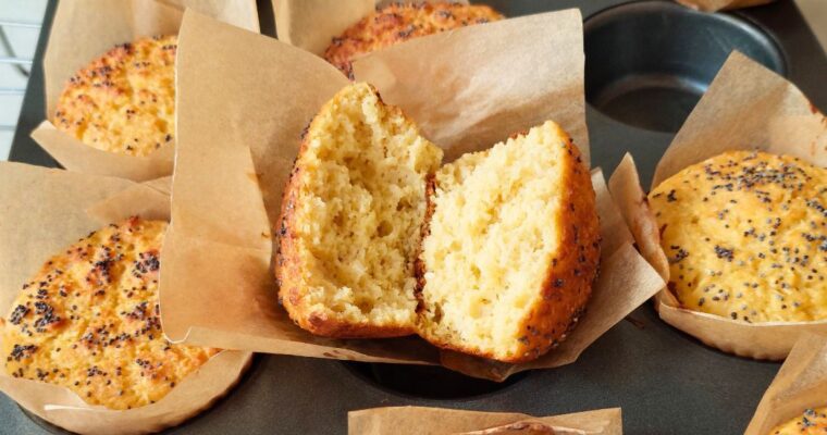 Muffins saudaveis de iogurte e coco