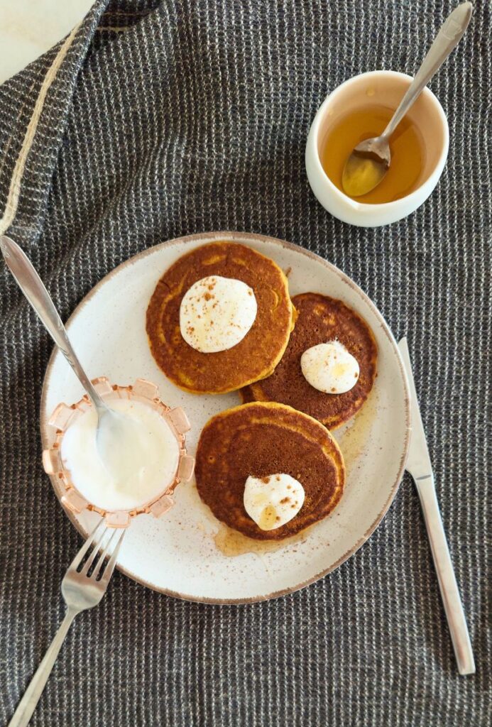 Panquecas de abóbora saudáveis receita simples e fácil