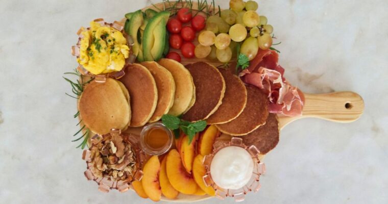 Tábua de panquecas para brunch