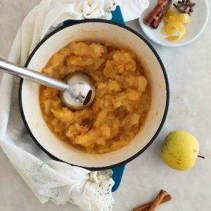 cozinhar as maçãs até estarem bem macias