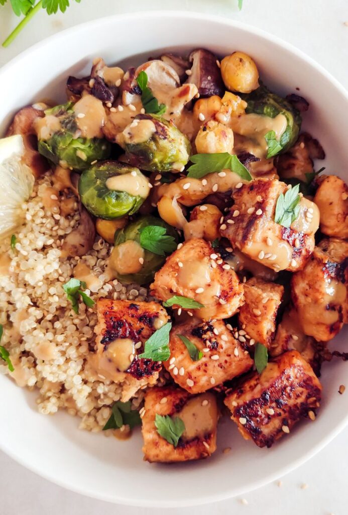 Bowl de Salmão e Quinoa em 20 minutos