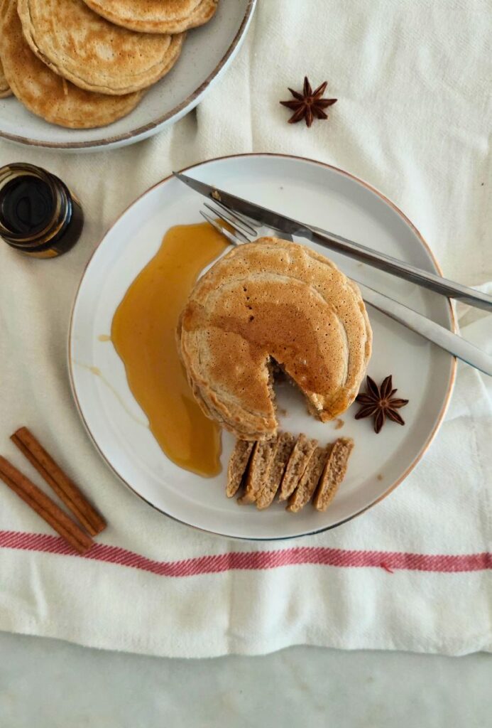 Receita para pequeno-almoço de Panquecas de Canela e Gengibre