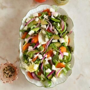 Receita Salada de diospiro com queijo fresco