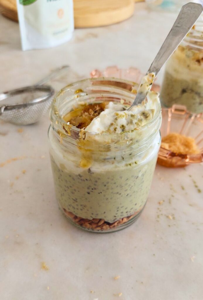 Pudim de chia matcha e coco receita fácil