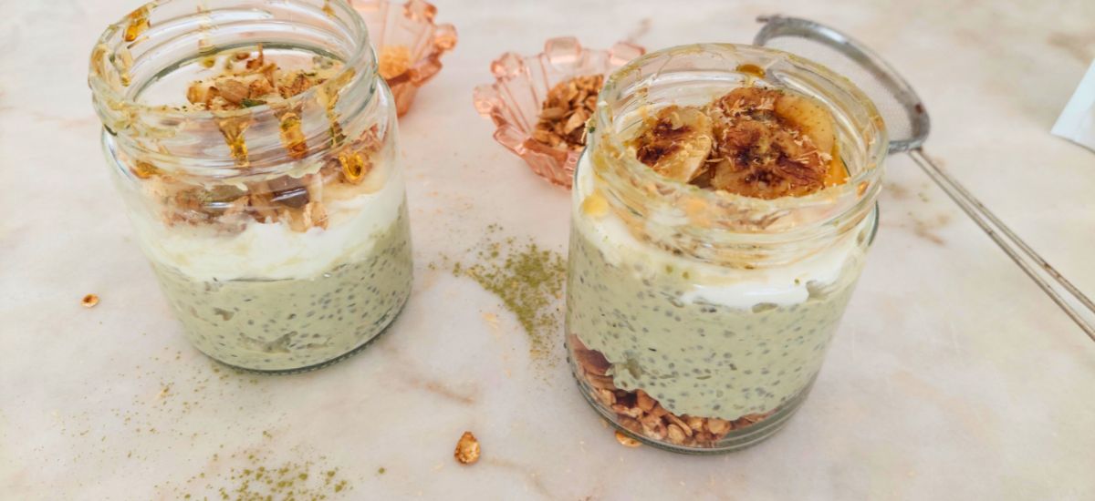 Pudim de chia matcha e coco