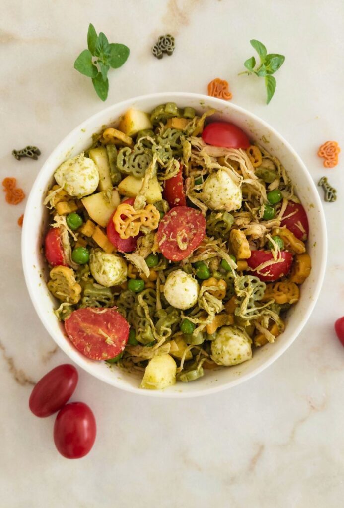 Receita rápida Salada de massa frango e pesto