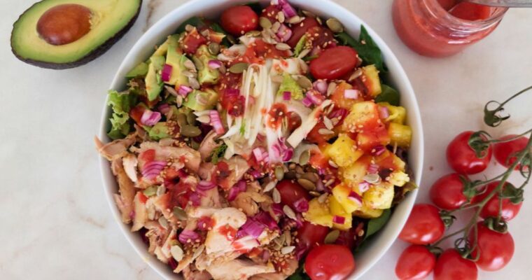 Salada rápida com sobras de frango assado